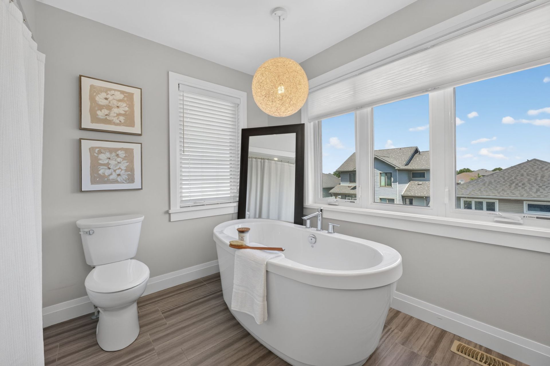A primary suite designed to exhale.